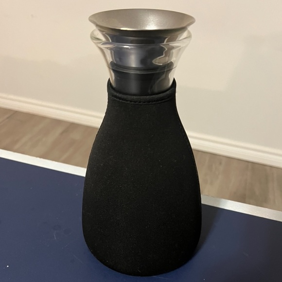 NWOT 50 oz Glass Carafe w/Stainless Steel Flip-Top Lid & Zippered Cozy - Picture 9 of 9